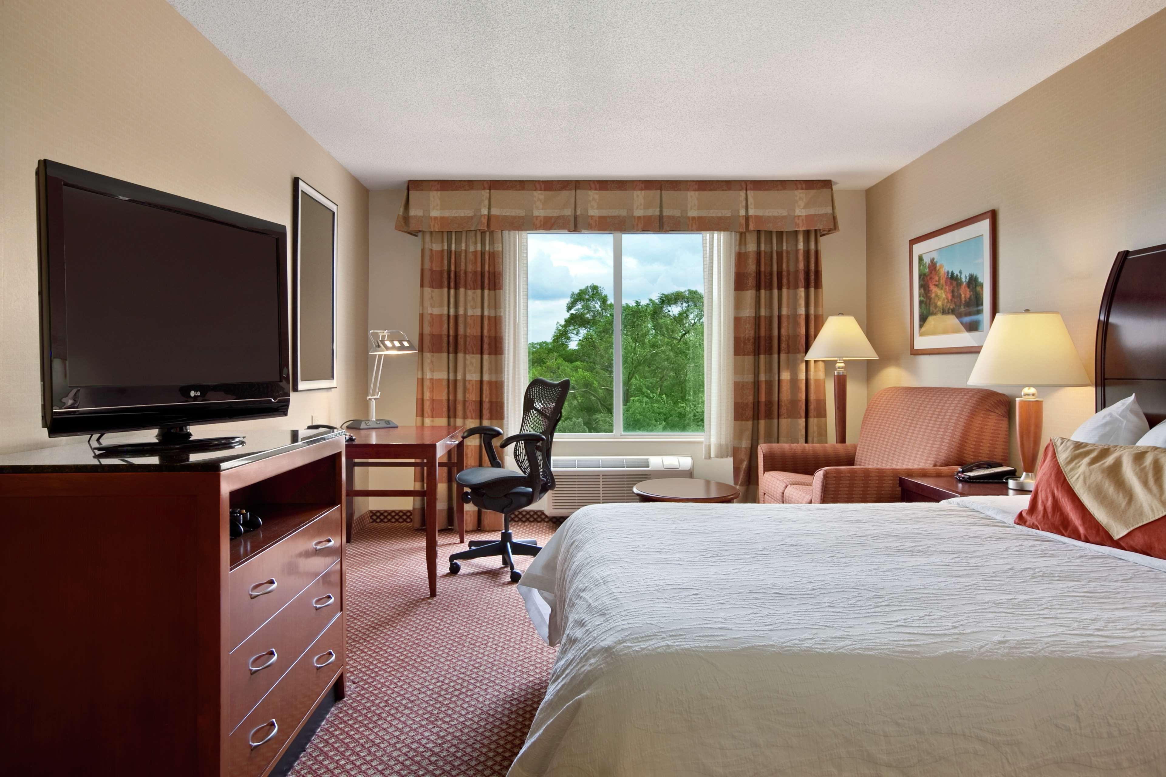Hilton Garden Inn Oakbrook Terrace Phòng bức ảnh