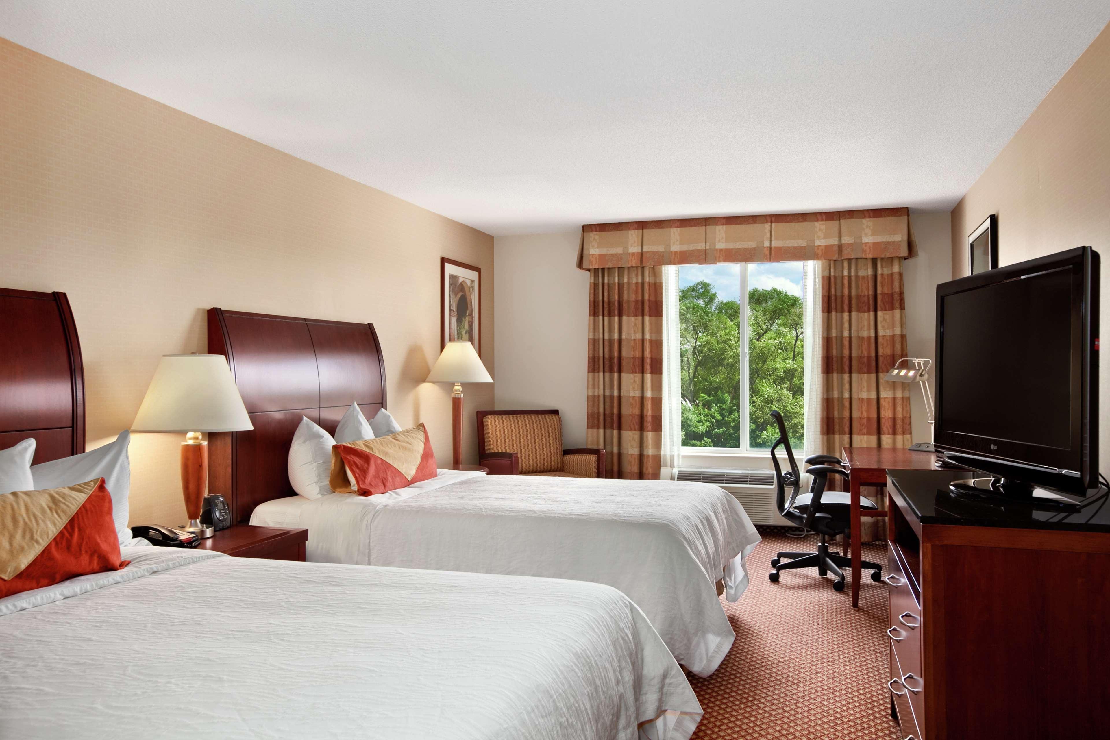 Hilton Garden Inn Oakbrook Terrace Phòng bức ảnh