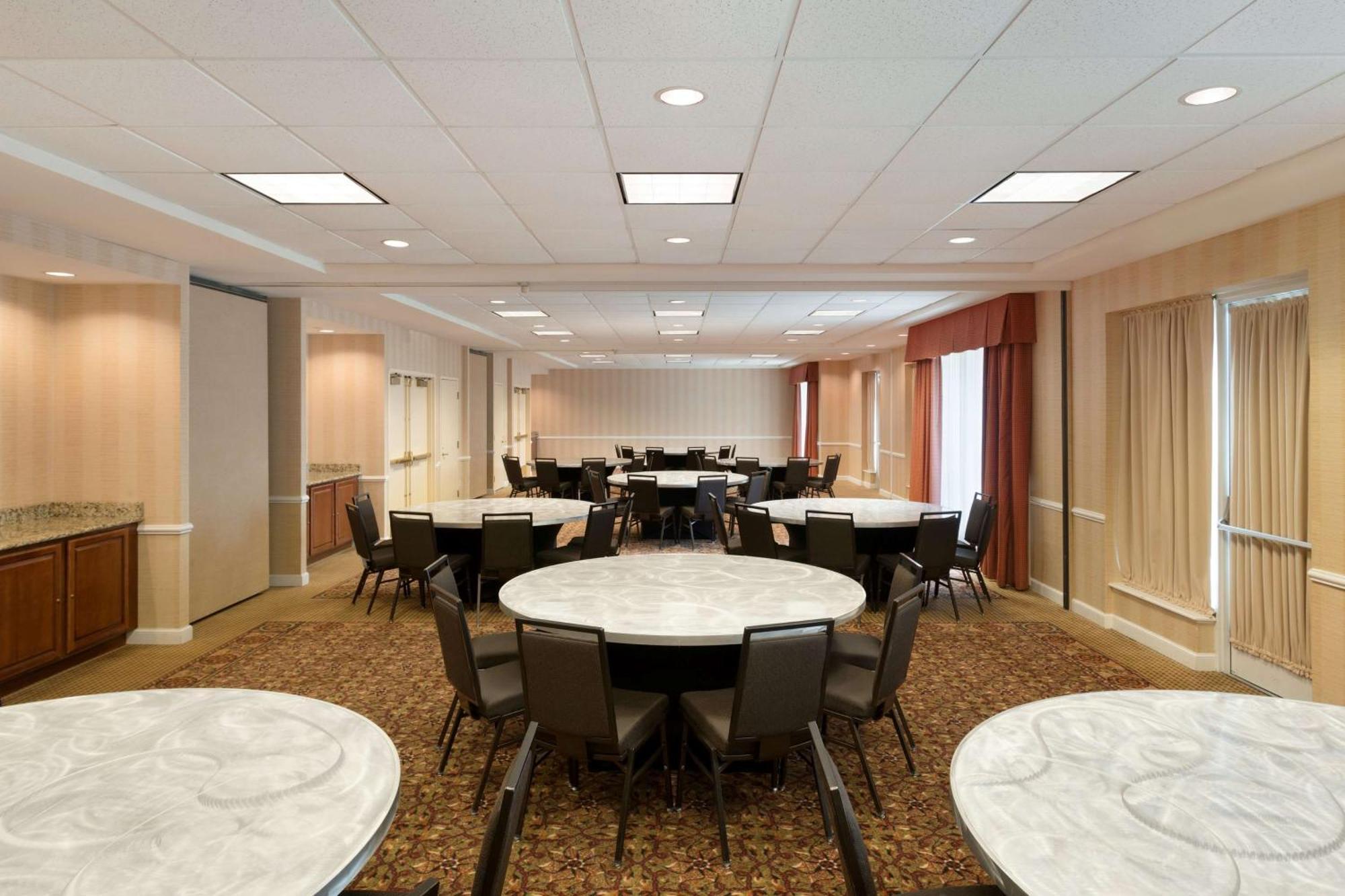 Hilton Garden Inn Oakbrook Terrace Ngoại thất bức ảnh