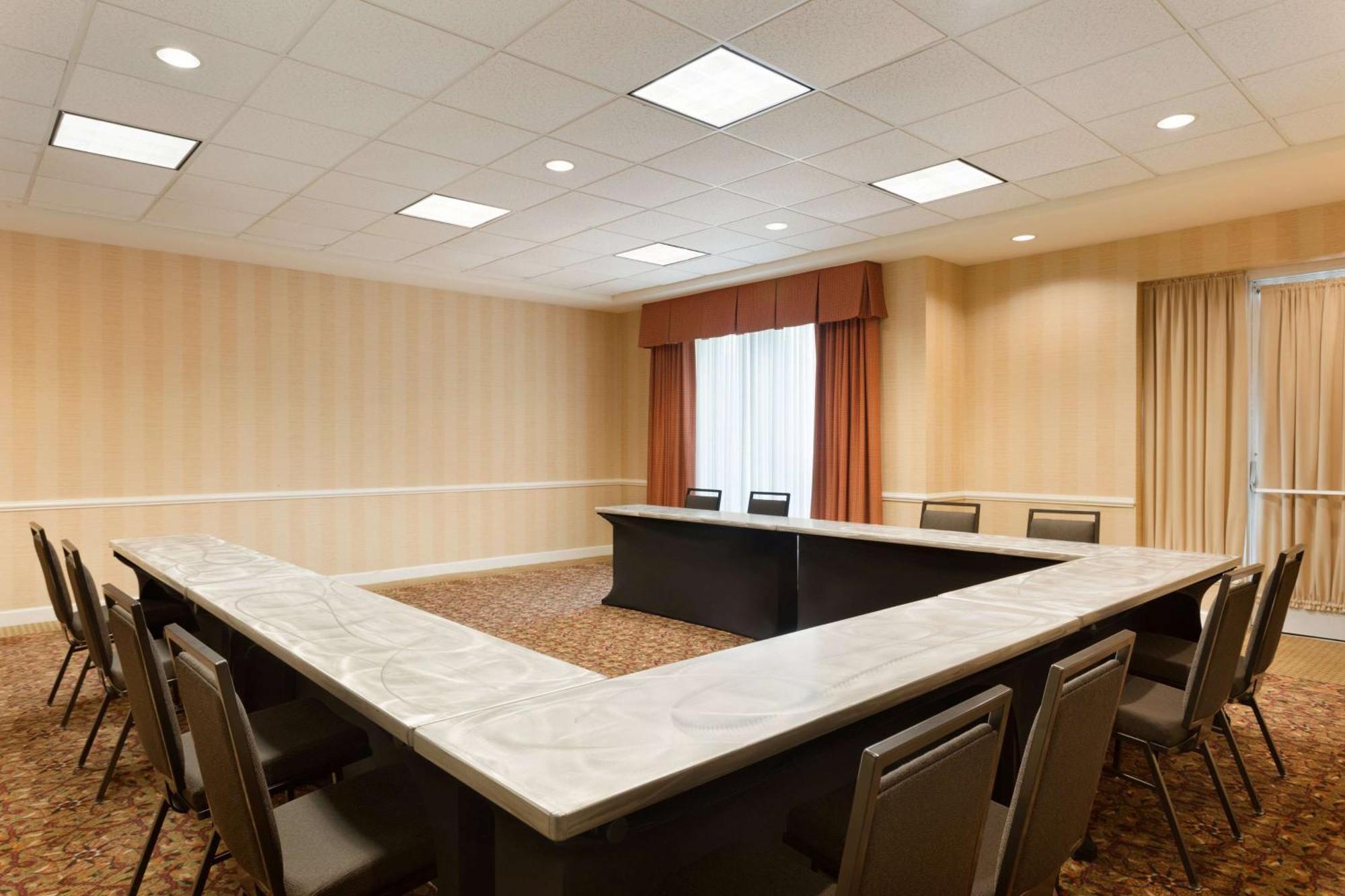 Hilton Garden Inn Oakbrook Terrace Ngoại thất bức ảnh