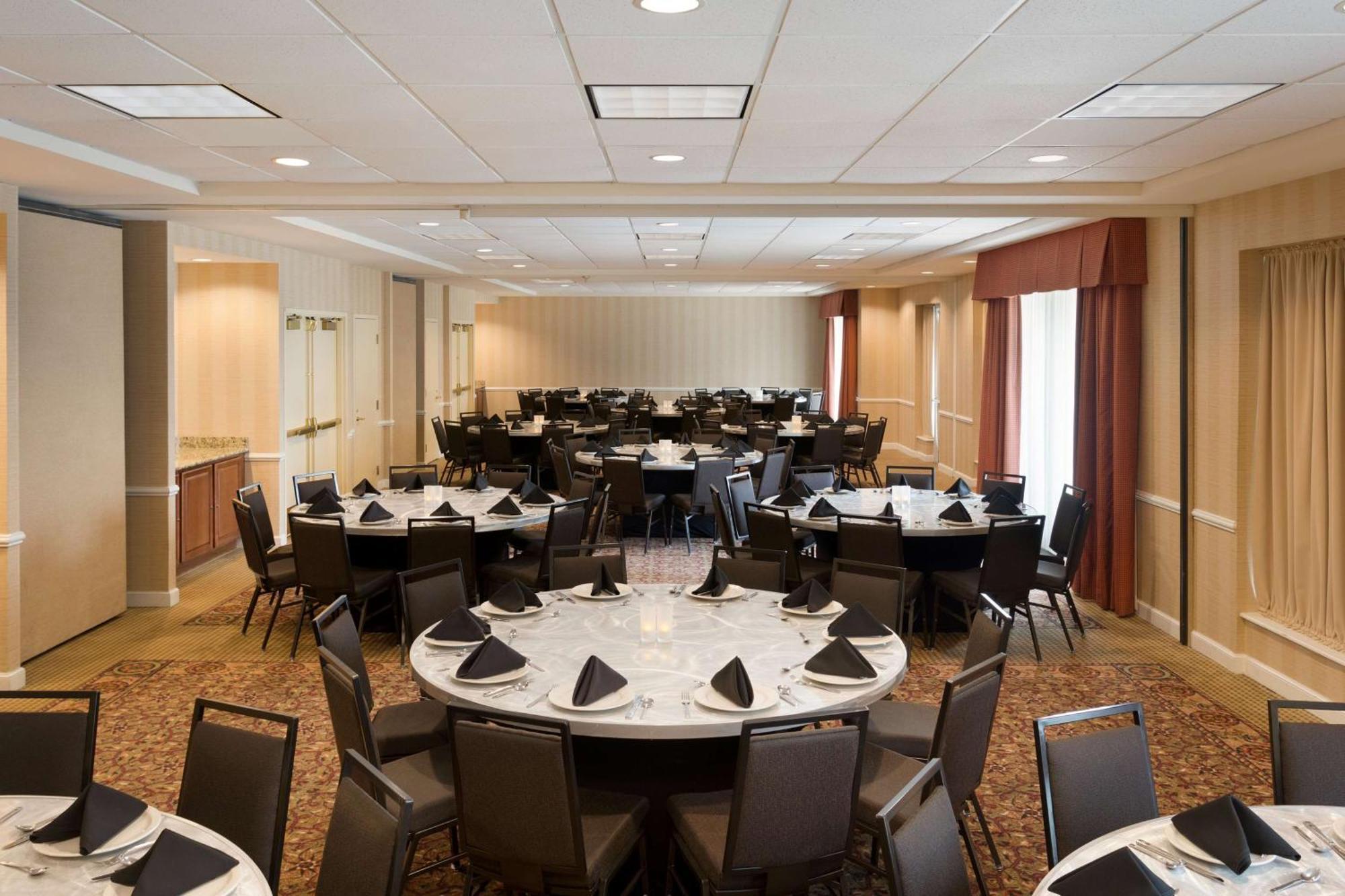 Hilton Garden Inn Oakbrook Terrace Ngoại thất bức ảnh