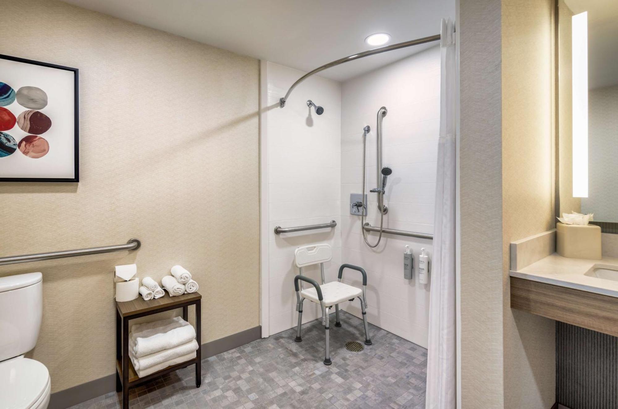 Hilton Garden Inn Oakbrook Terrace Ngoại thất bức ảnh