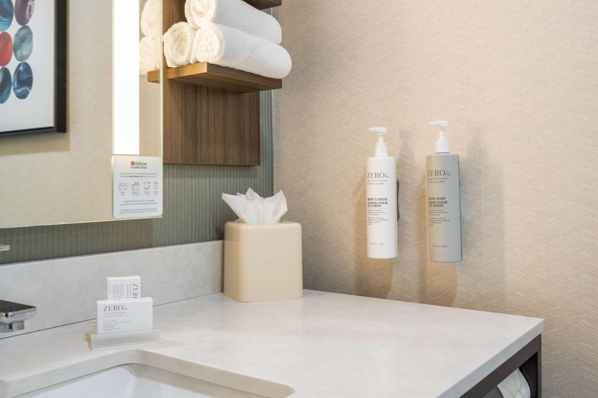 Hilton Garden Inn Oakbrook Terrace Ngoại thất bức ảnh