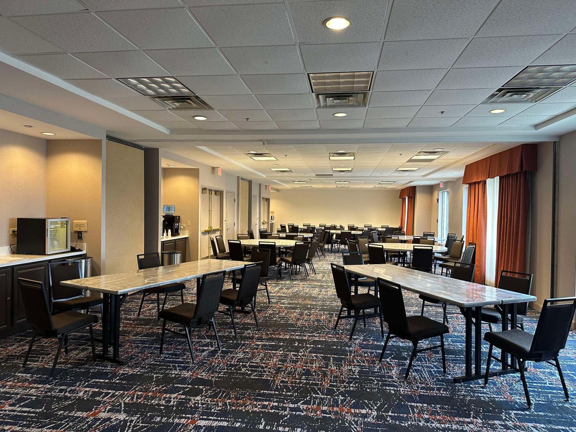 Hilton Garden Inn Oakbrook Terrace Ngoại thất bức ảnh